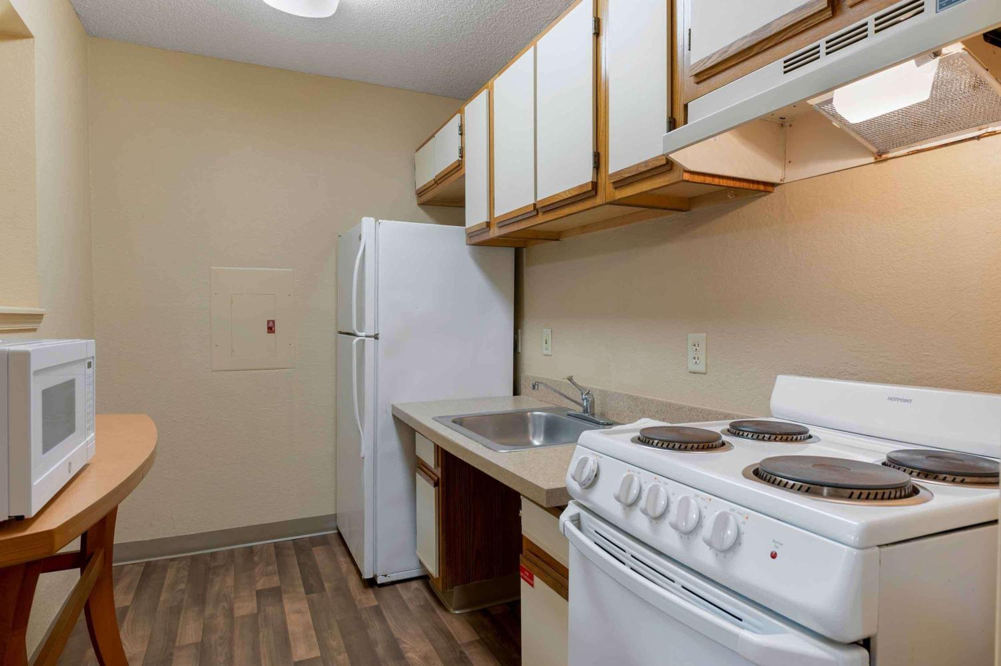 Extended Stay America Select Suites - Atlanta - Kennesaw Chastain Rd Eksteriør billede