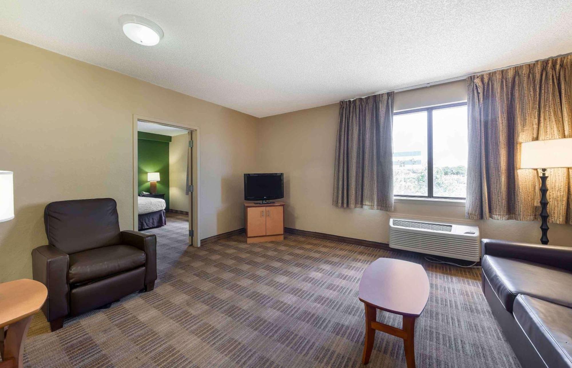 Extended Stay America Select Suites - Atlanta - Kennesaw Chastain Rd Eksteriør billede
