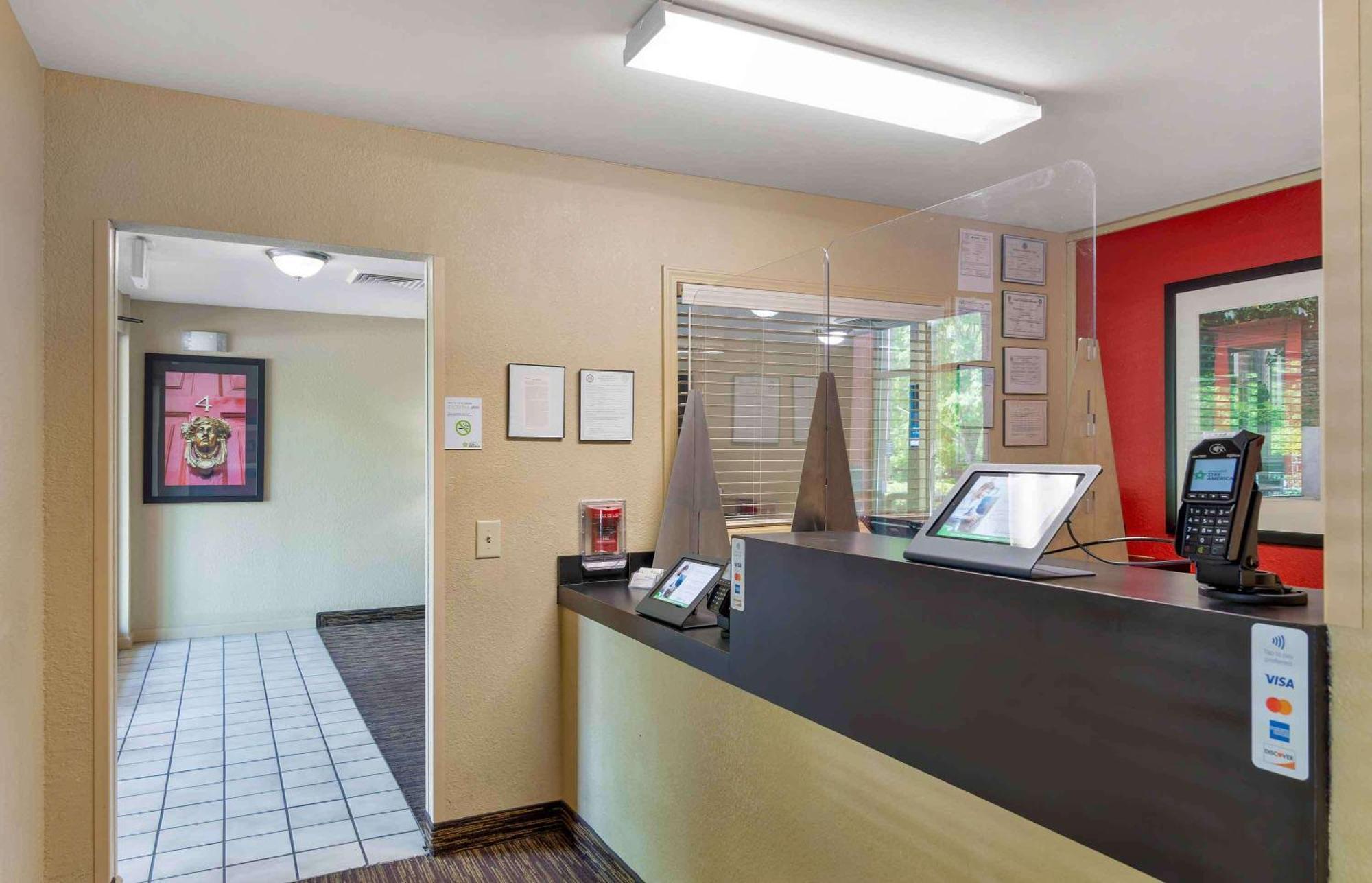 Extended Stay America Select Suites - Atlanta - Kennesaw Chastain Rd Eksteriør billede